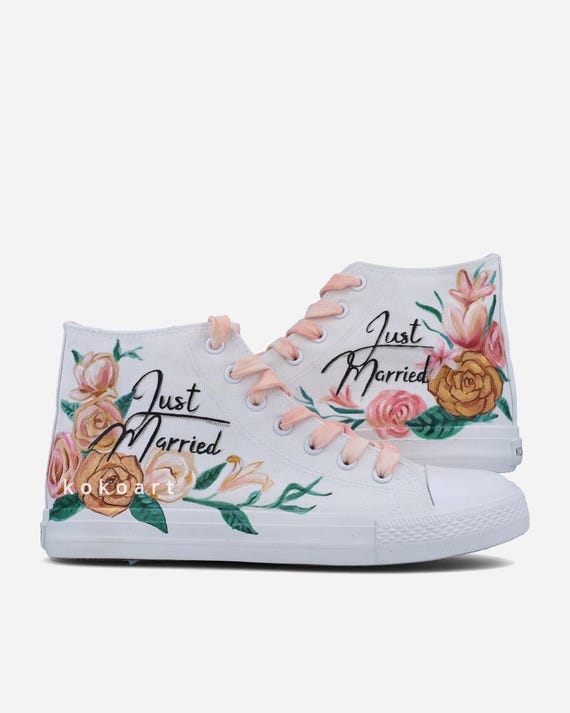 Zapatos de novia pintados a mano con flores para recién casados