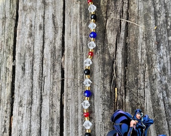 Pulsera de cuentas inspirada en el cuervo