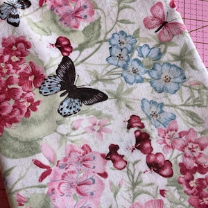 Buzz Garden Bouquet | Susan Winget | Prewashed Fabric | 42” x 43”