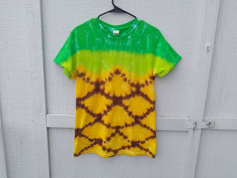 Hand Dyed Pineapple T Shirt / Custom Tie Dye Top - Etsy