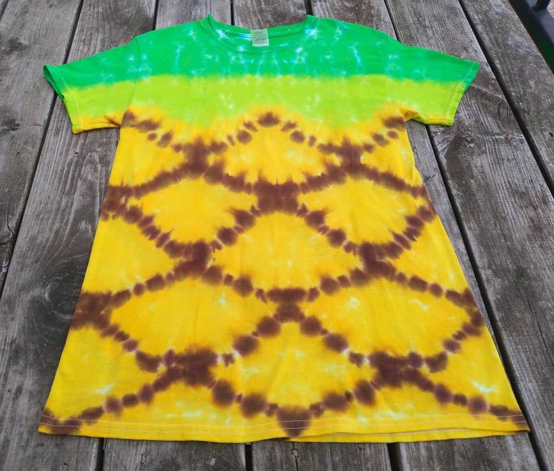 Hand Dyed Pineapple T Shirt / Custom Tie Dye Top - Etsy