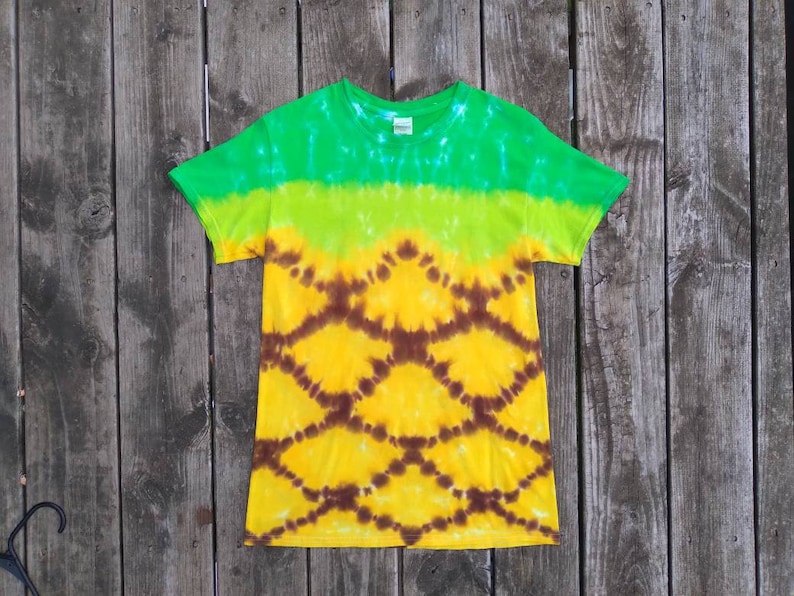 Hand Dyed Pineapple T Shirt / Custom Tie Dye Top - Etsy