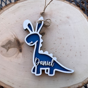 paasnaam charm, easter basket tag, gepersonaliseerde paashaas tag, naam charm, aangepaste naam tag, houten easter name tag, dinosaurus easter tag