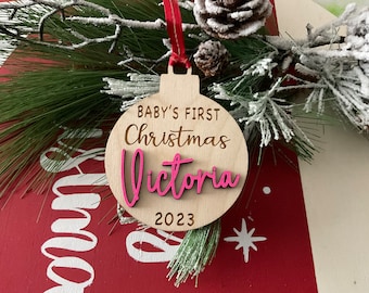 Primer adorno personalizado de Navidad del bebé / Recuerdo del bebé / Regalo de baby shower / Signo del nombre del bebé / Primer adorno de Navidad / personalizado