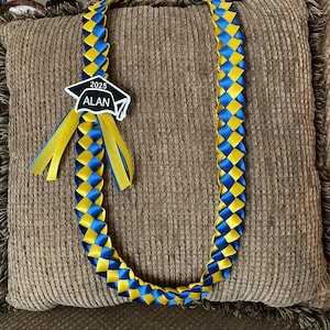 Graduation Leis // Ribbon Lei // Graduation // Graduation Gifts // Graduation Lei // Grad Leis