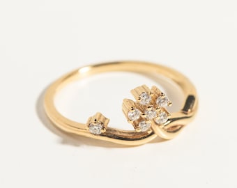 Flower Ring, Solid Gold Ring, Dainty Flower Ring, Lab Diamond Ring, Dainty Diamond Ring, Ring Gold, 14k Gold Ring Women, Solid 14k Gold Ring