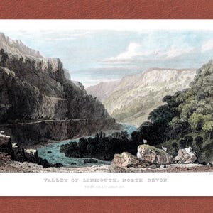 Pode incluir: Uma ilustração vintage de um vale no norte de Devon, Inglaterra. A imagem mostra um rio serpenteando por um vale verde e exuberante, com penhascos íngremes de cada lado. O céu está nublado e a cena é pacífica e serena. O texto na parte inferior da imagem diz "Valley of Lynmouth, North Devon. From a Sketch by J.W. Harding."