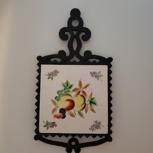 Salvamanteles Fuji Myaki de hierro fundido y azulejos con diseño de frutas fabricado en Japón