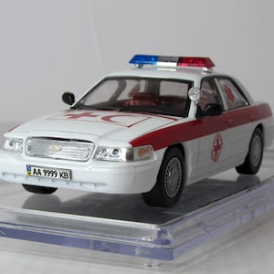 Handmade Red Cross Ukraine, Ford Crown Victoria 1992, Box. scale diecast model 1:43. gift. hand crafted. custom diecast car. Brand new