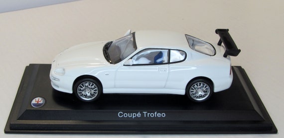 Amazon.co.jp: WHITEBOX 1/43 マセラティ ギブリ Maserati
