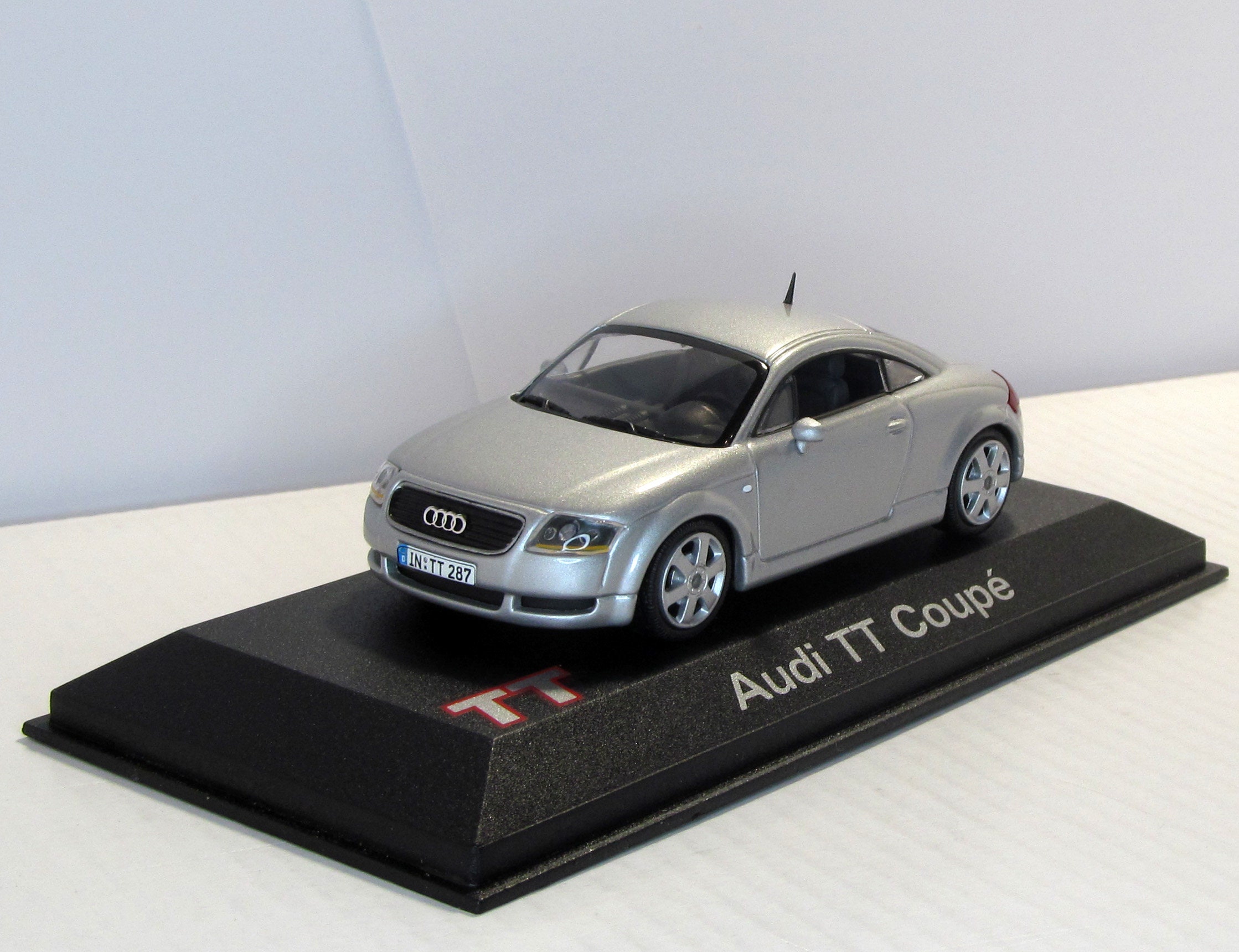 Audi TT Coupe, Minichamps, Box. Diecast Scale 1:43, Metal Audi TT Coupe, Minichamps, Box. Diecast Scale 1:43, Metal