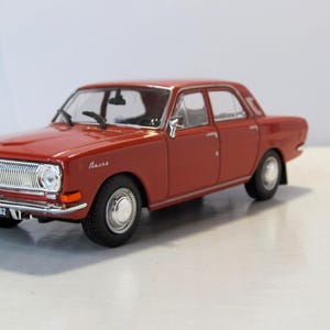 Gaz-24 Volga, DeAgostini. Collectible car. scale diecast model 1:43. car replica. collectible present. birthday gift.
