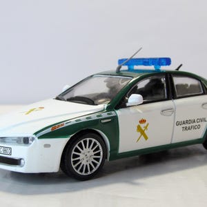 Alfa Romeo 159 Police, DeAgostini. Collectible car. scale diecast model 1:43. police car replica. collectible present. birthday gift