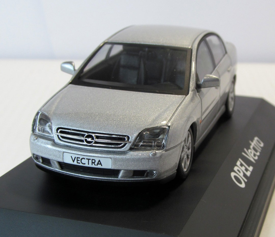 OPEL  VECTRAスロットカー1/32 Opel Vectra 1/32 Slot Car | eBay