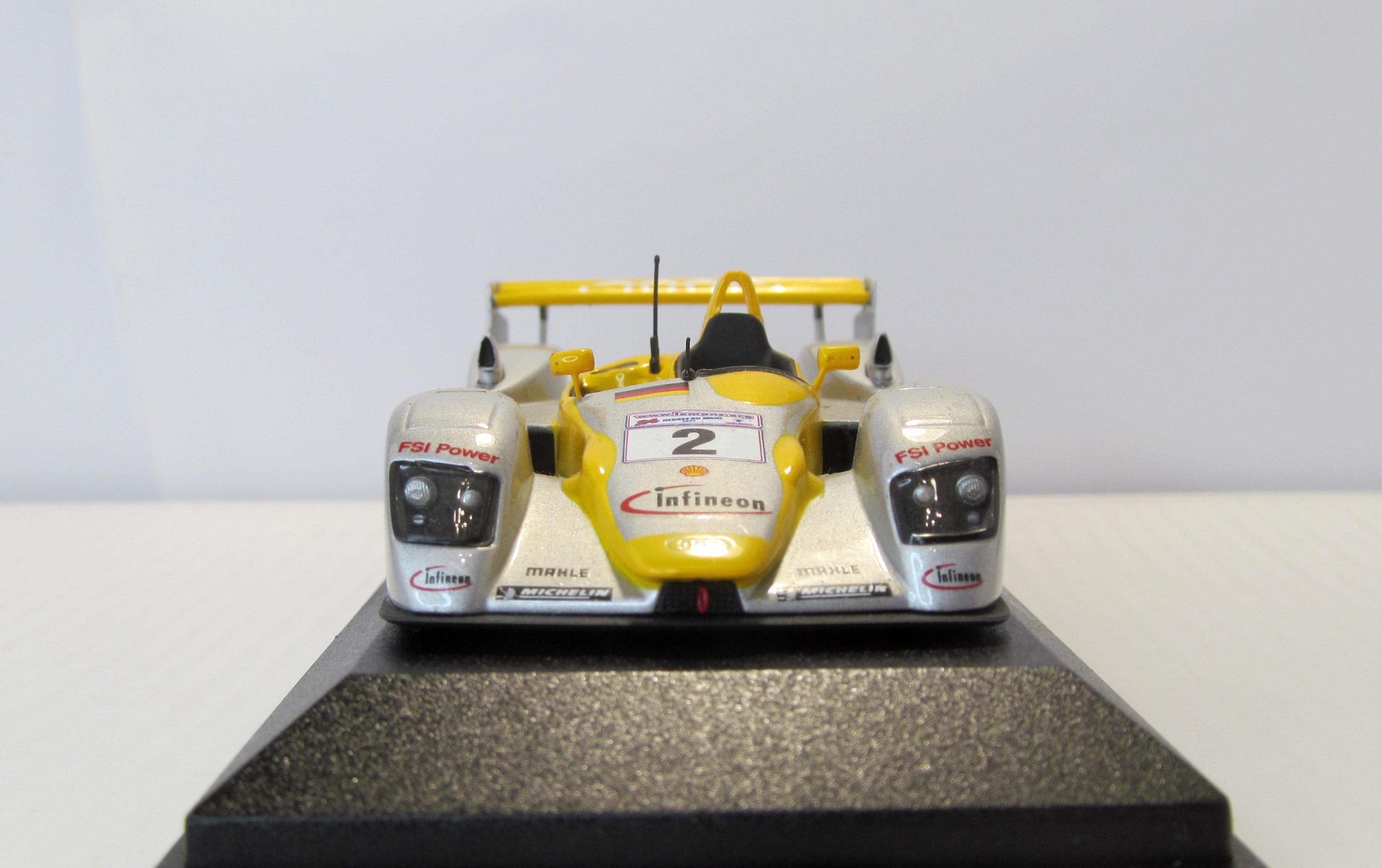 ミニチャンプス Infineon Audi R8 2002 2002 Audi INFINEON R8 LE MANS 1:18 Scale Diecast Collectible