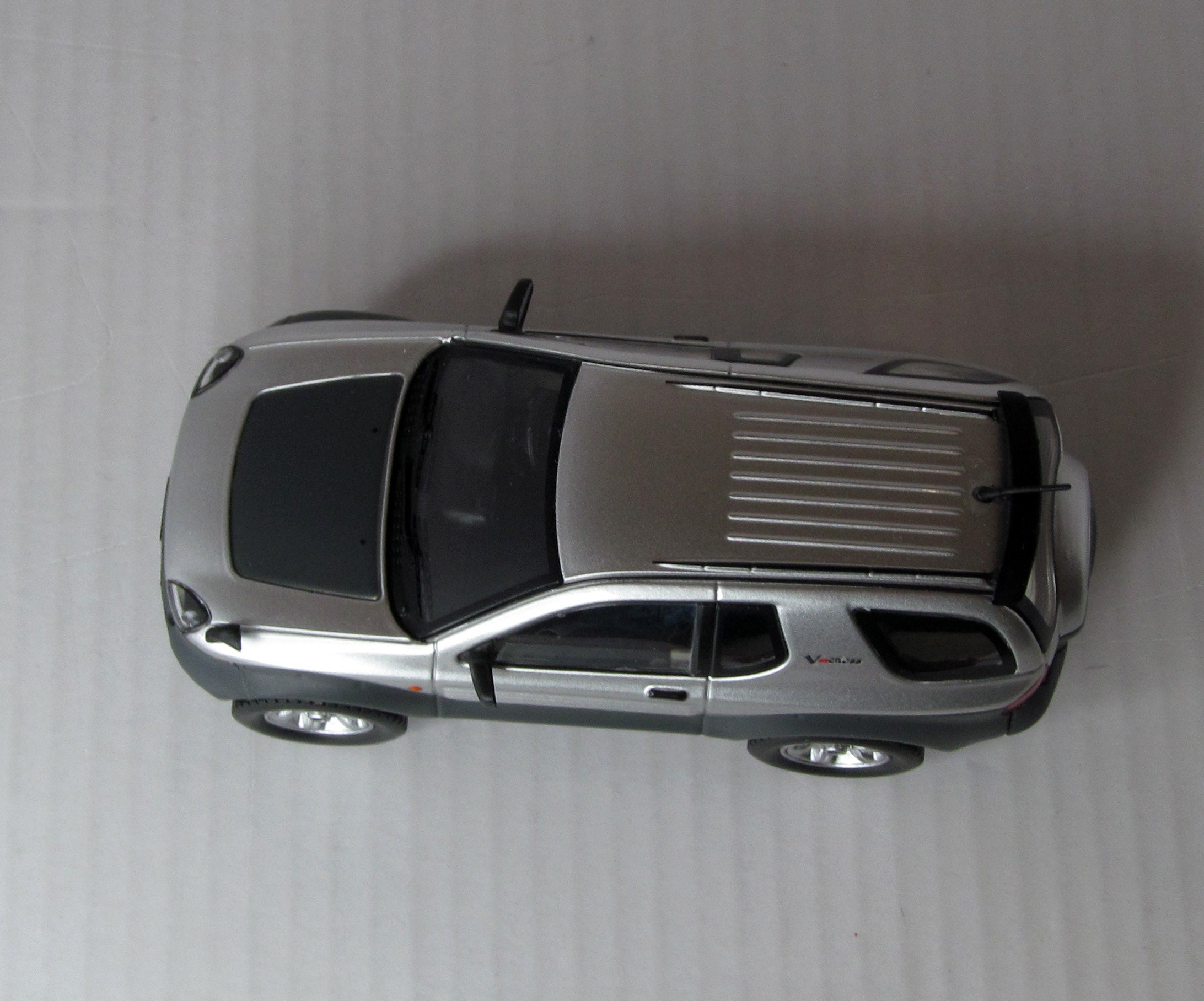 Isuzu Vichi Cross, Premium X, Premiumx, Premium-x. Diecast Scale 1