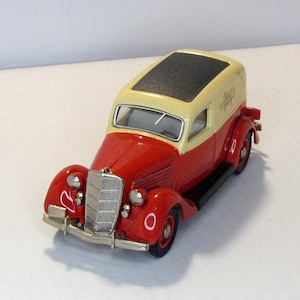 Ford V8 1935 Nestle, Rextoys, made in France. Vintage car. scale diecast model 1:43. American car replica. collectible present. gift idea