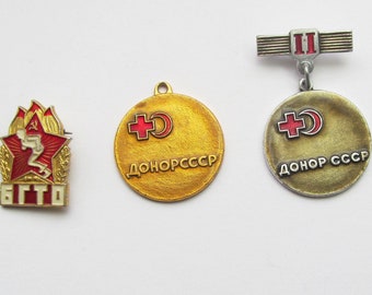 Donante de insignias de la urss. Insignias BGTO Listo para el trabajo y la defensa de la urss. Pin soviético. Broche de época. Fabricado en la URSS de los años 80. Precio por 3 piezas