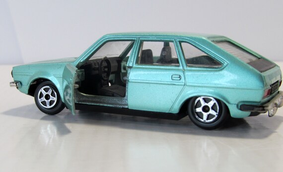 NOREV JET-CAR 1:43 Renault 18 TL BREAK métal Norev France (originale