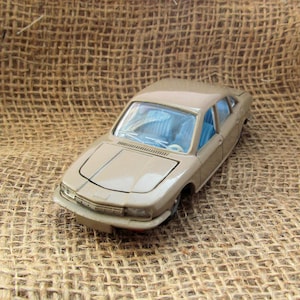 NSU RO 80 remake. made in USSR 80s. Vintage Diecast Car. scale model 1:43. opens doors, hood, trunk. Replica American car. collector&#39;s gift