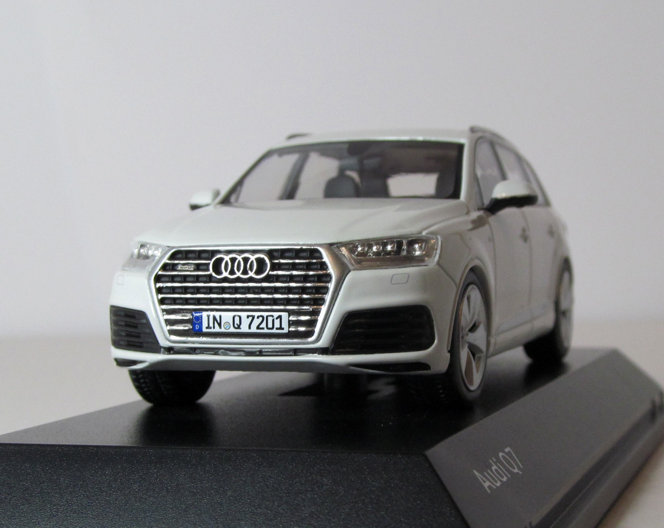 Audi - RS3 Sportback 2015 - Spark Models - 1/43 - Autos Miniatures