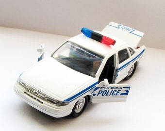 LOOSE Road Champs 1/43rd scale Vermont State Police 1998 Ford Crown Victoria