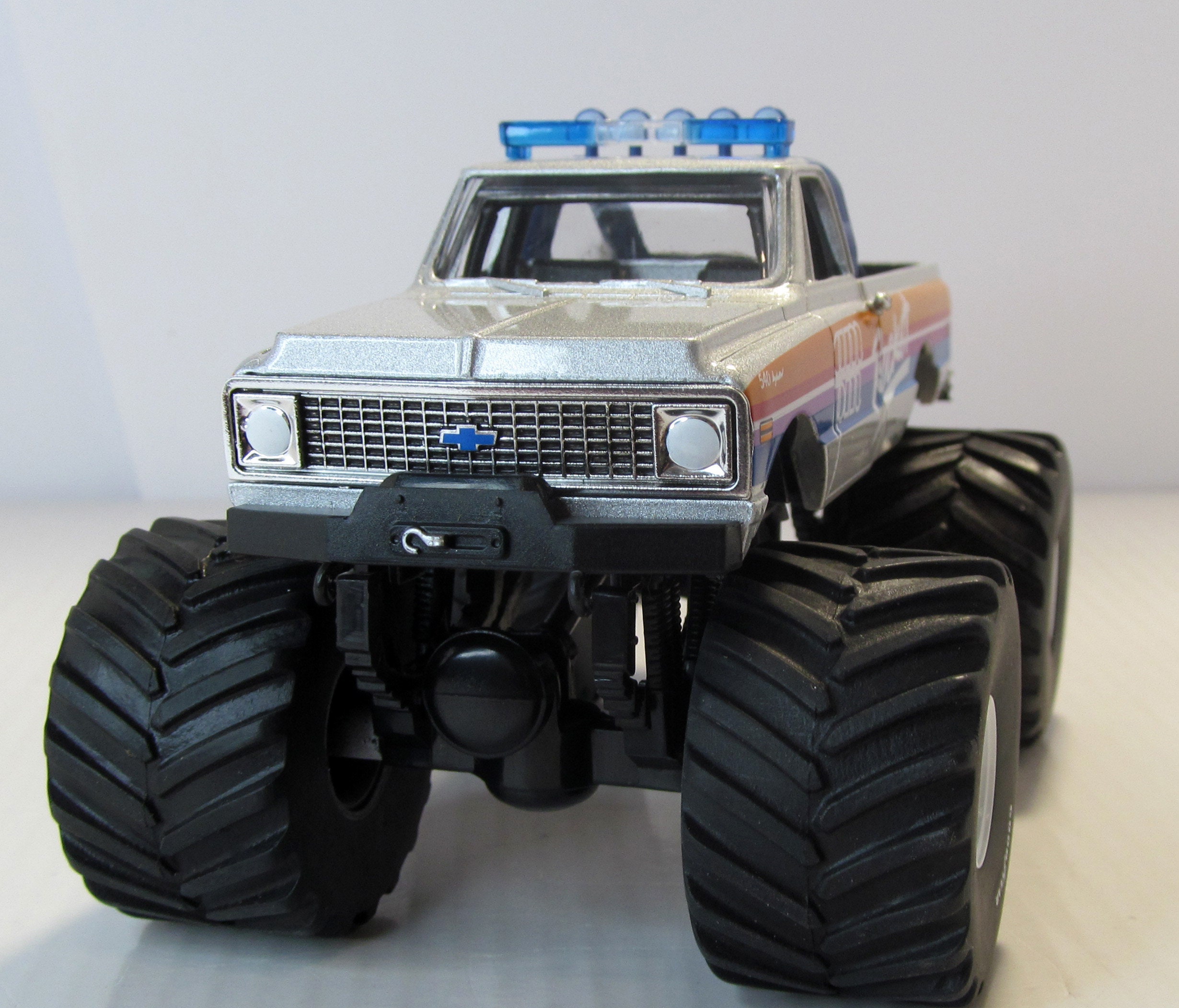 グリーンライト　1972 シボレー K-10 モンスタートラック - シェブロン Chevrolet K-10 1972, Greenlight, Box. Monster Truck Rocket