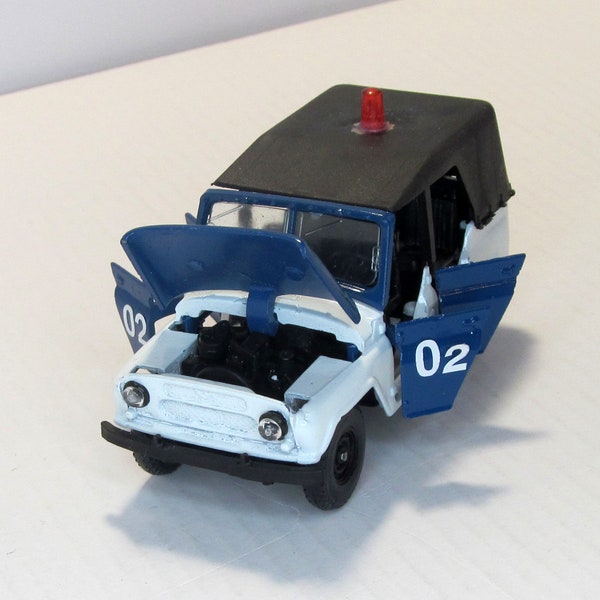 UAZ 469 02 Police, Incotex (Agate) 2011 Box. Russia. collectible car scale diecast model 1:43. soviet car replica. all doors and hood opens