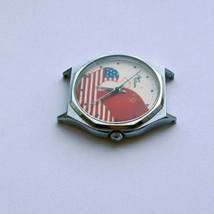 Orologio sovietico vintage Luch. Amicizia tra URSS e USA Watch. Orologio da polso al quarzo anni '80. Orologio russo. Orologio da uomo. Regalo unico per lui immagine 6