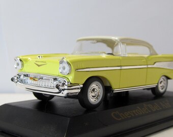 Auctions | Pathfinder Models, a boxed 1:43 scale PFM24 Daimler Conquest Century (1957) in dark Blue with numbered certificate 589 of 600. Condition appears