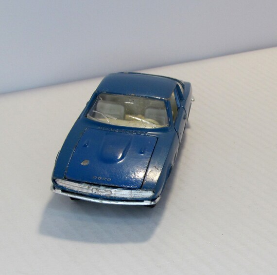 Modèle de voiture miniature moulée sous pression Ford Mustang décapotable  1965 1