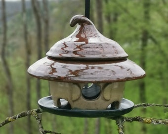 Vogelhaus aus Ton, Vogelfutterstelle, Vogelvilla, Geschenk zum Einzug, Gartendeko,bird feeder,Gartenkeramik,