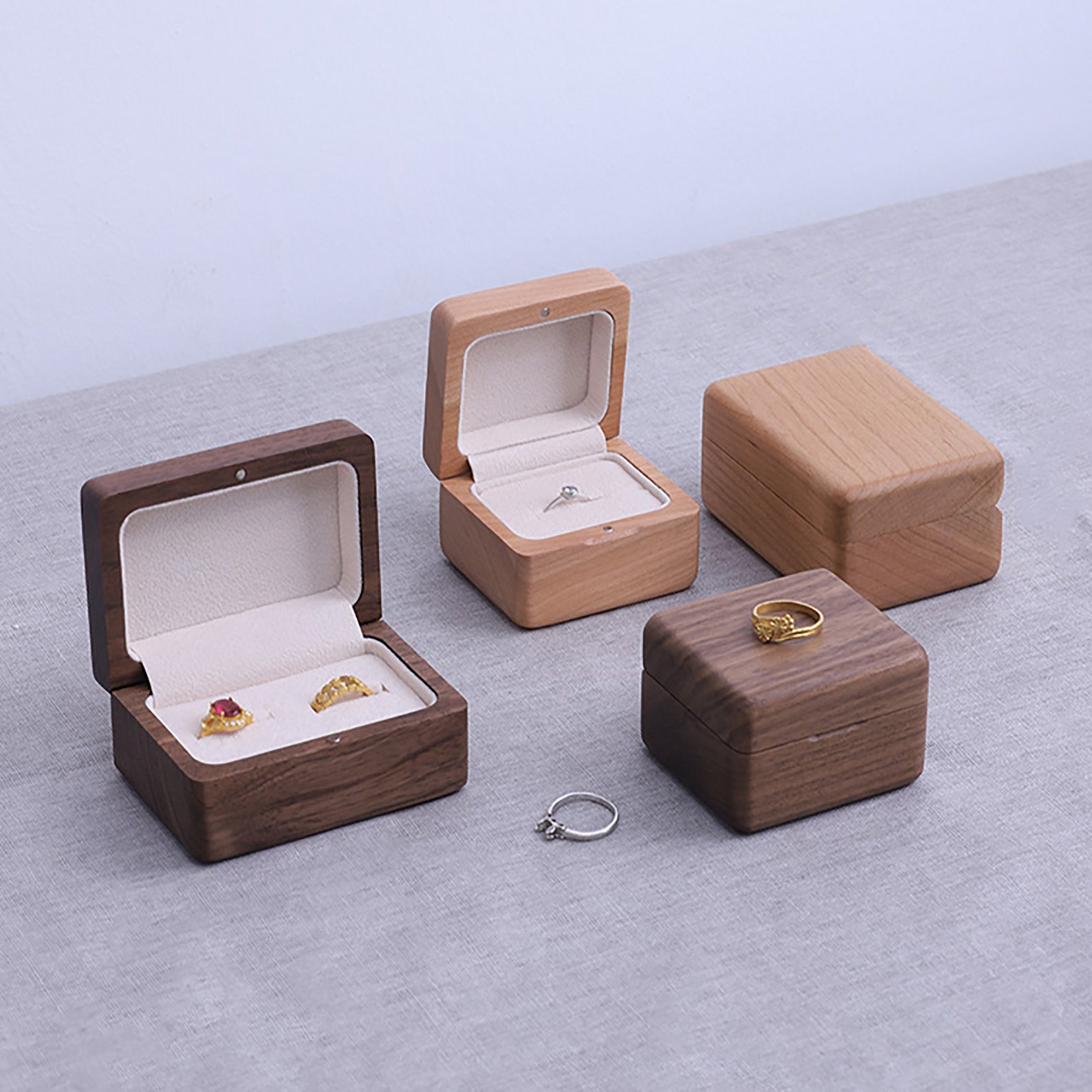 Boîte à Bagues Bois Massif - 6x4,2cm, Charnière Métal, Aimant - Cadeau Fiançailles Ou Anniversaire