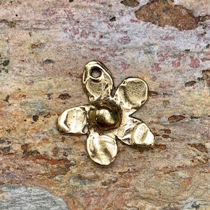 Flower Charm in Gold Bronze, Oxidized SN/GW-18