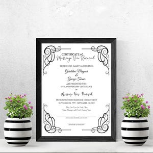 Könnte beinhalten: Ein schwarz-weißes, druckbares Zertifikat zur Erneuerung des Eheversprechens für Geraldine Maynar und George Turner, das ihr 15-jähriges Jubiläum am 14. September 2025 feiert. Das Zertifikat hat einen dekorativen Rand mit kunstvollen Verzierungen.
