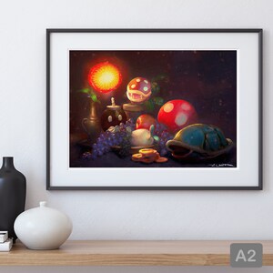 Pu&ograve; includere: Un dipinto di natura morta con una variet&agrave; di oggetti della serie di videogiochi Super Mario. Gli oggetti includono una pianta Piranha, un guscio Koopa, un fungo rosso e una collezione di monete. Il dipinto &egrave; su uno sfondo scuro ed &egrave; illuminato da un fiore rosso incandescente.