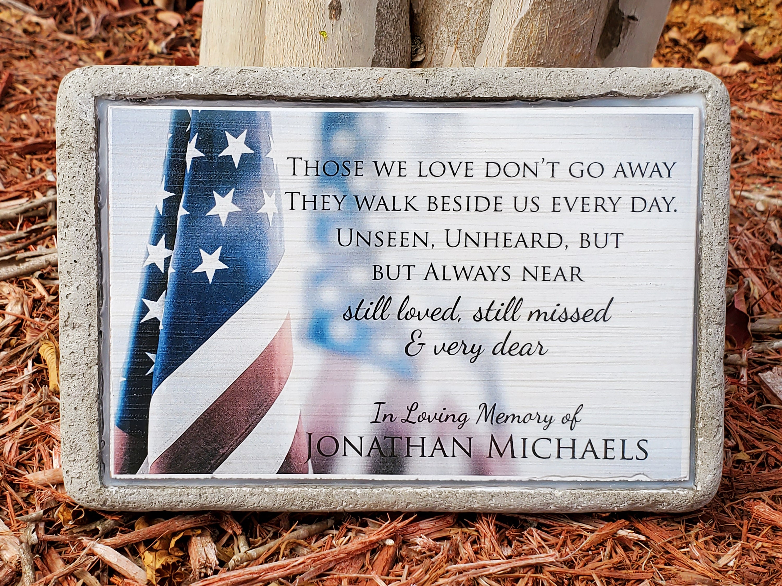 Piedra conmemorativa. Regalo de condolencias personalizado con bandera. Regalo funerario. Piedra de memoria para interior/exterior. En memoria del regalo conmemorativo. Regalo funerario