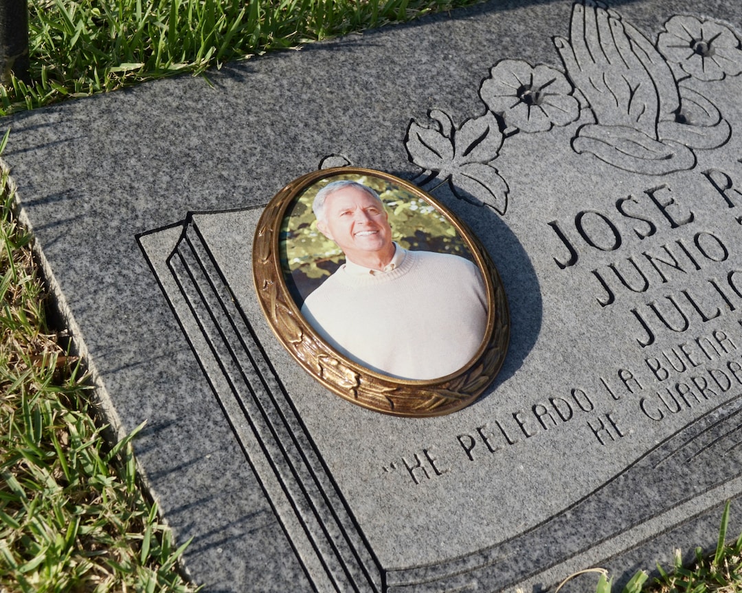 Oval Picture for Headstone With Bronze Frame Ceramic Headstone Photos