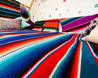 Tejido a mano brillante grande rayado mexicano sarape con flecos jorongo manta chal capa colorido Serap Poncho corredor de mesa alfombra latinoamericana