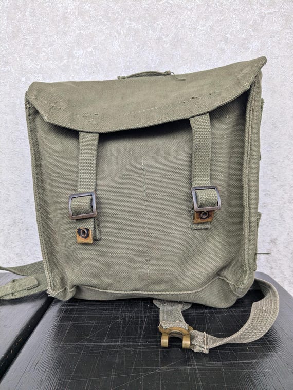 イギリス軍 P37バッグ 高品質の人気 イギリス軍P37のラージ・バッグと弾薬2連パウチ