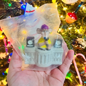 Zabawka dla dzieci Burger King DJ Mouse Capitol Critters Vintage Kids Meal Toy - rzadkie kolekcjonerskie pamiątki fast food