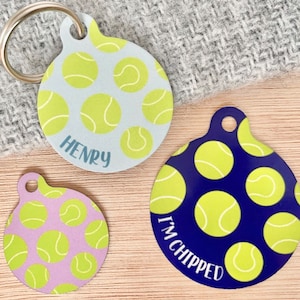 Médaille d'identification pour chien avec balle de tennis | Médaille balle de tennis pour animaux de compagnie | Étiquette de nom de balle de tennis | Médaille d'identité pour garçons | Carte d'identité colorée et personnalisée pour animal de compagnie