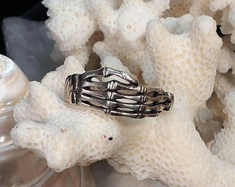 Unique Skeleton Hand Ring in Sterling Silver. Size 7.25", Vintage Estate Jewelry