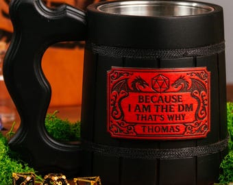 Gepersonaliseerde biermok Dungeon Master – op maat gemaakte D&D-pul, 'I'm DM That's Why', uniek gamercadeau voor RPG-liefhebbers
