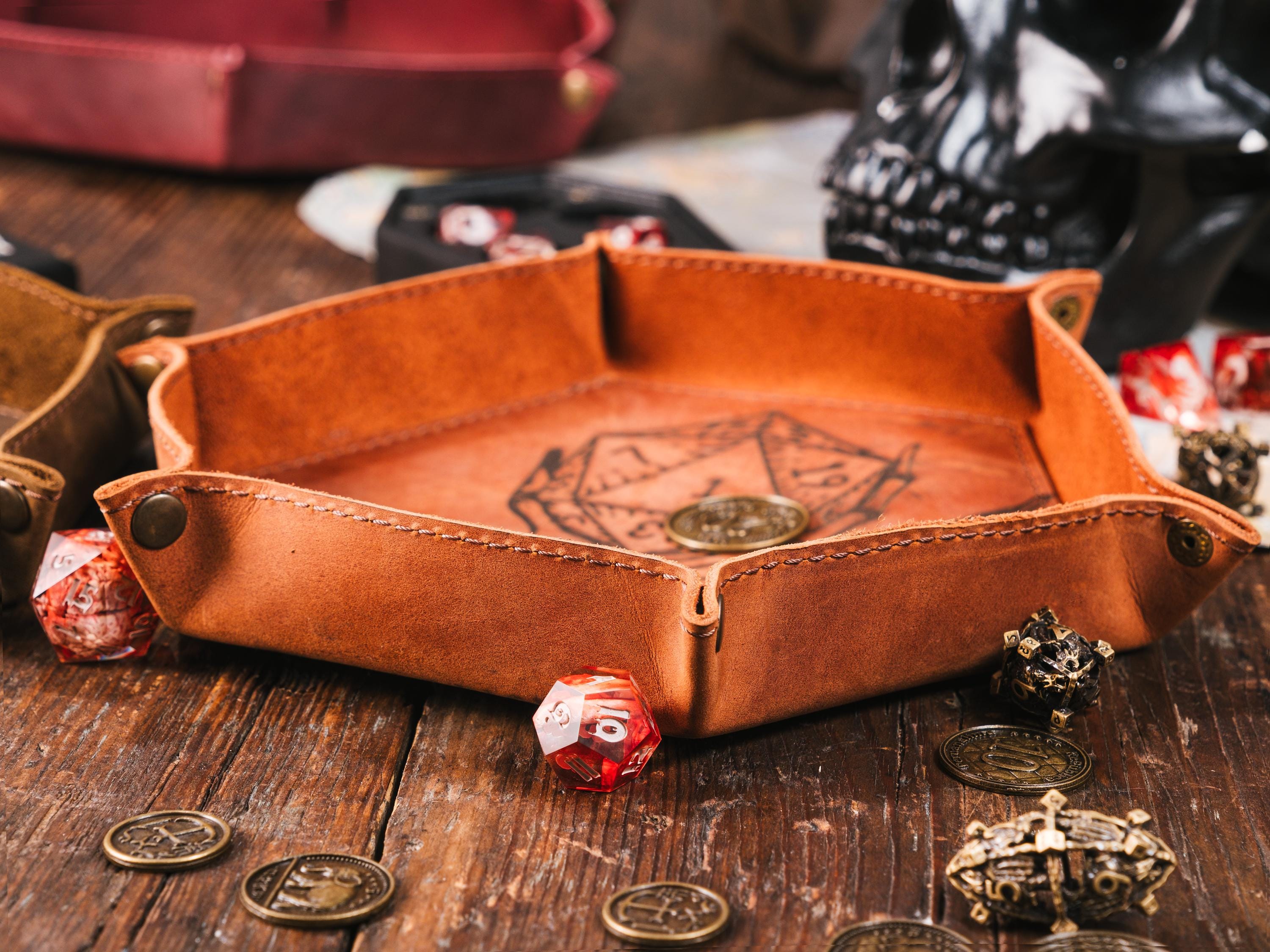 Plateau et rangement pour dés, plateau à dés personnalisé, tapis à roulettes en cuir avec sac porte-dés, cadeau donjons et dragons, rangement pour dés Plateau et rangement pour dés, plateau à dés personnalisé, tapis à roulettes en cuir avec sac porte-dés, cadeau donjons et dragons, rangement pour dés