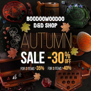 Puede incluir: Una colecci&oacute;n de accesorios de juego que incluye una jarra de madera, una caja de dados con forma de ata&uacute;d, un huevo de drag&oacute;n y una bandeja de madera para dados. El texto dice BOODOOWOODOO D&D SHOP, AUTUMN SALE -30% OFF, FOR 2 ITEMS -35%, FOR 3 ITEMS -40% con hojas de oto&ntilde;o.
