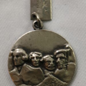 Vintage Bell Sterling Silver S. Dakota Mount Rushmore Charm