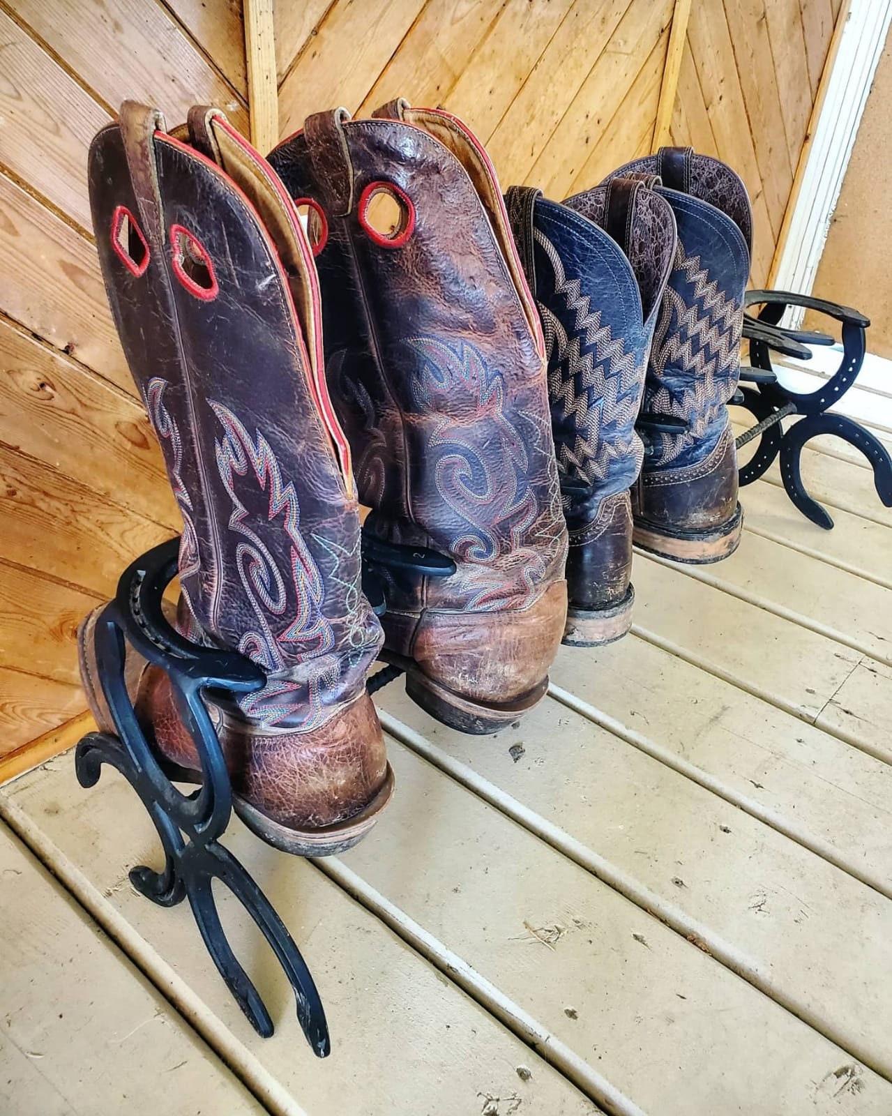 Horseshoe Boot Rack – Lucky Shoe Creations