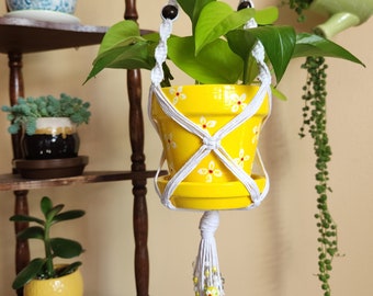 Suspension pour plante en macramé avec perles : pot de fleurs peint à la main