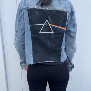 Giacca in denim grafico dipinta a mano